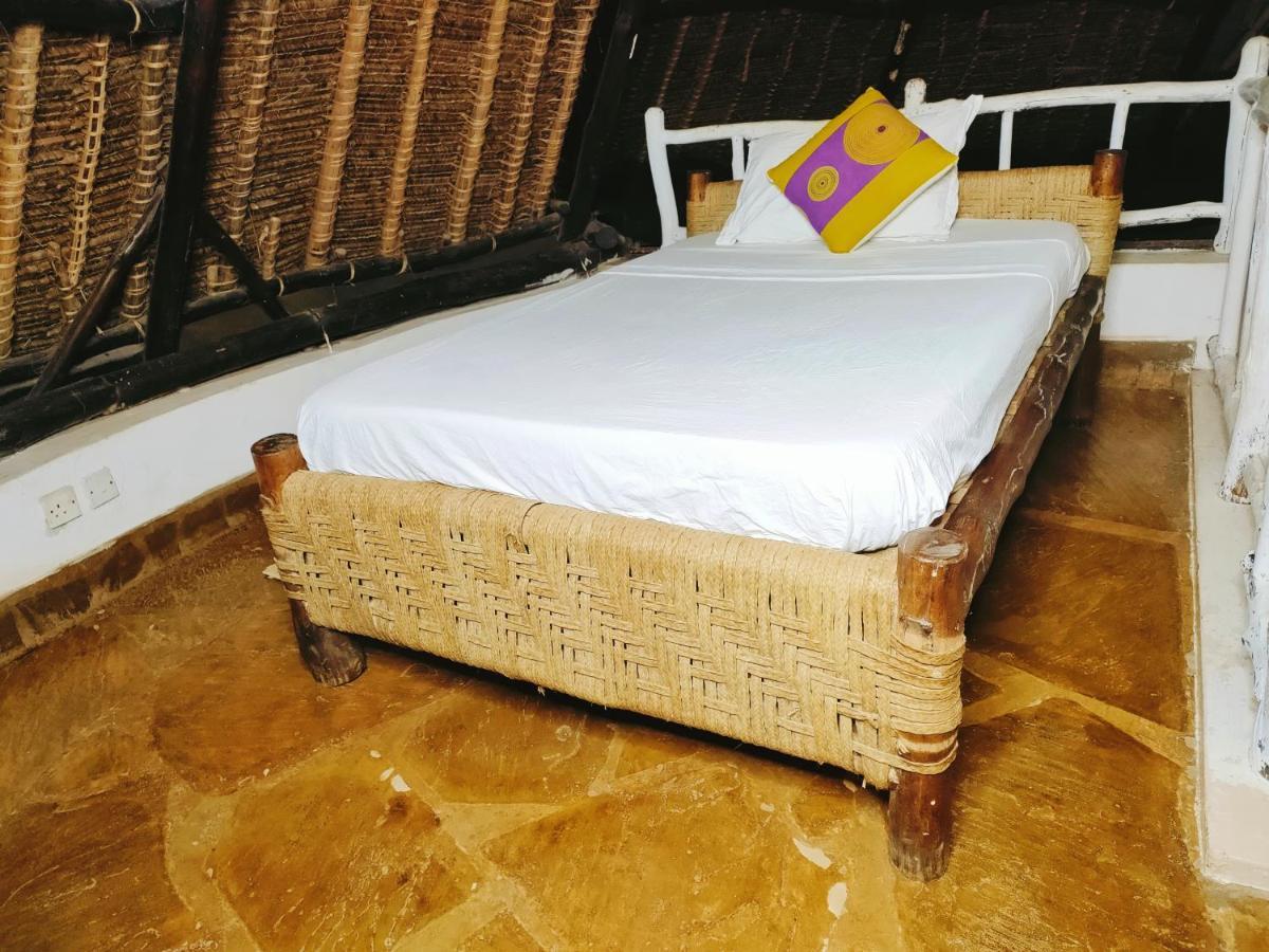 Bed and Breakfast Upani In Diani Playa de Diani Exterior foto