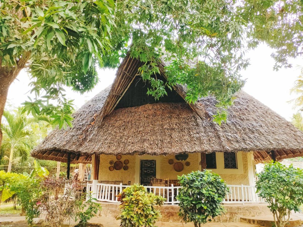 Bed and Breakfast Upani In Diani Playa de Diani Exterior foto