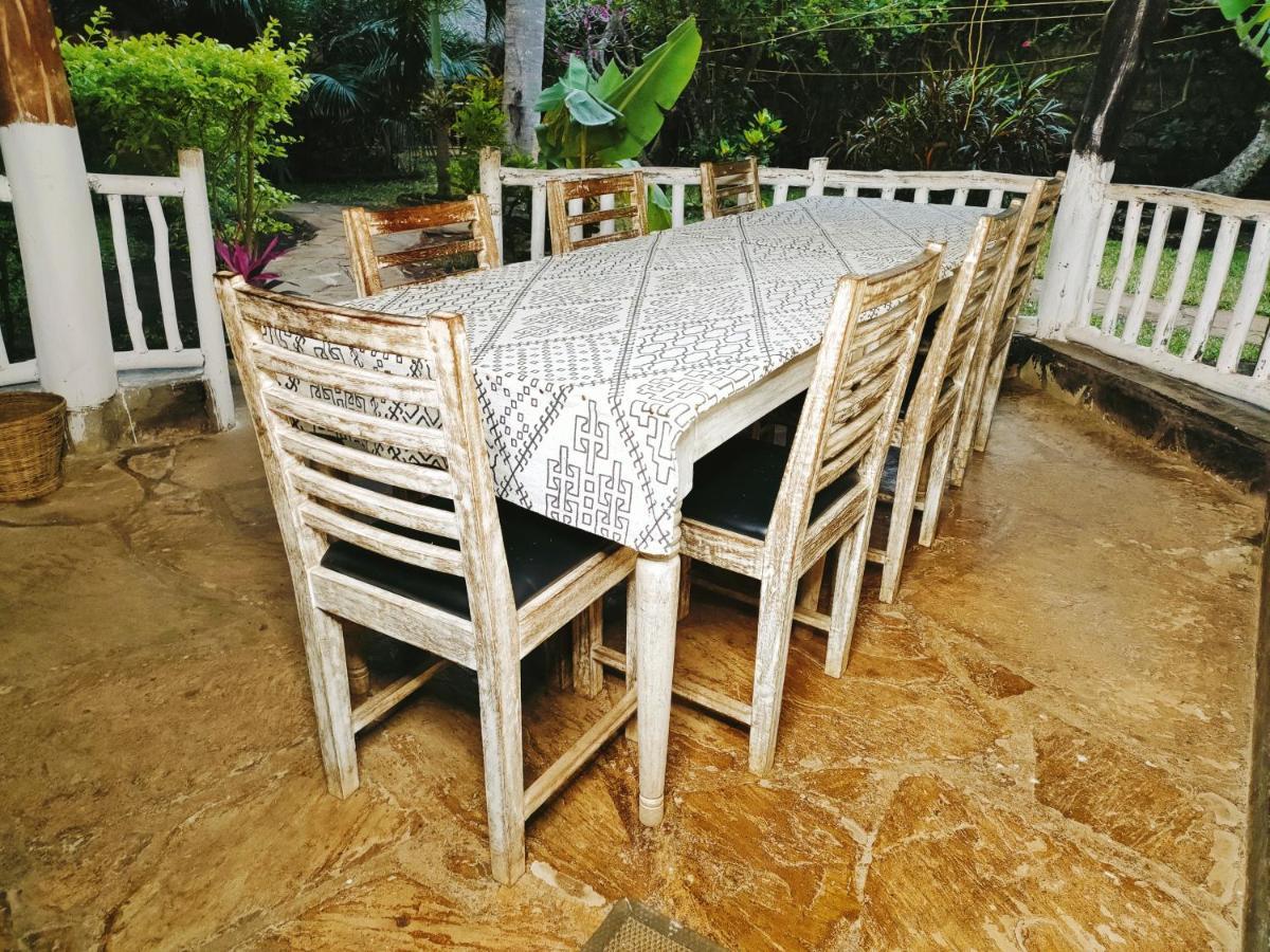 Bed and Breakfast Upani In Diani Playa de Diani Exterior foto