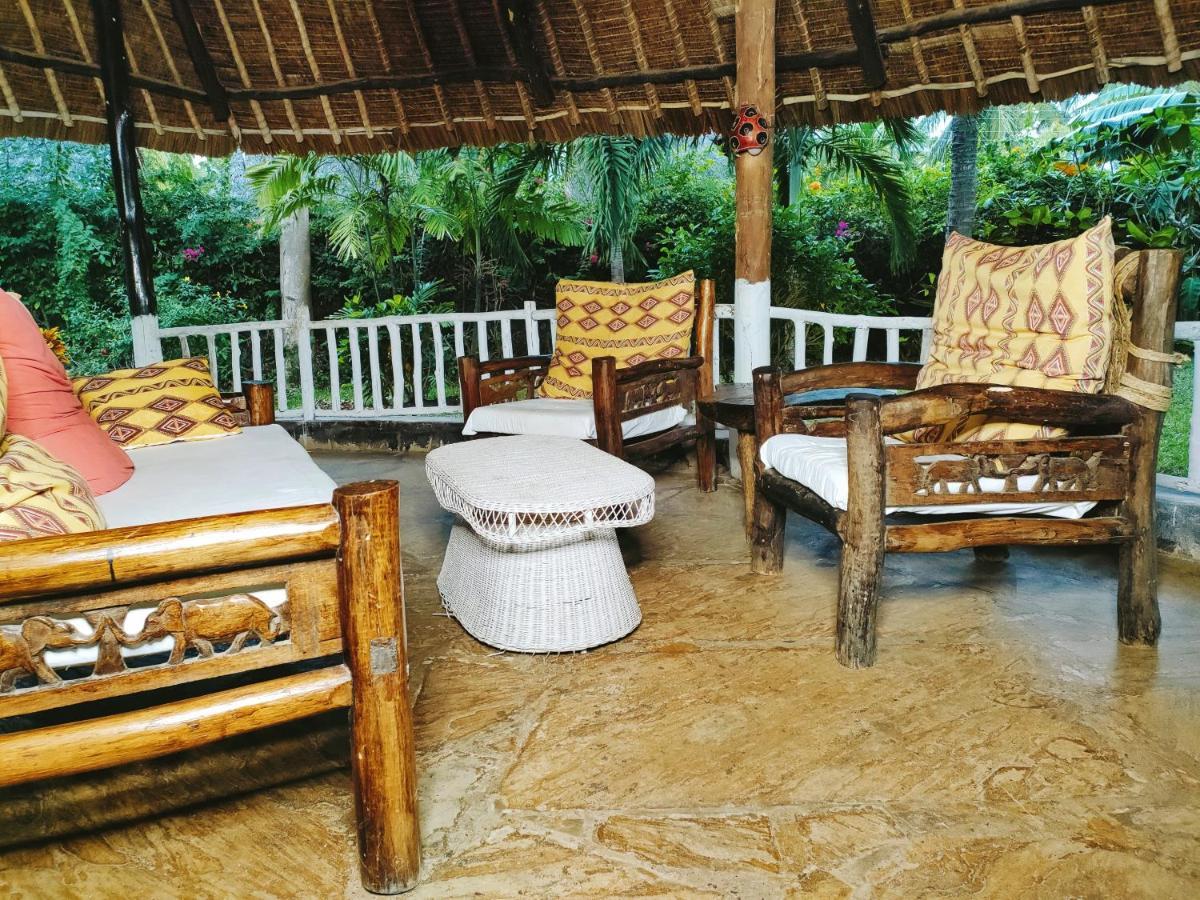 Bed and Breakfast Upani In Diani Playa de Diani Exterior foto
