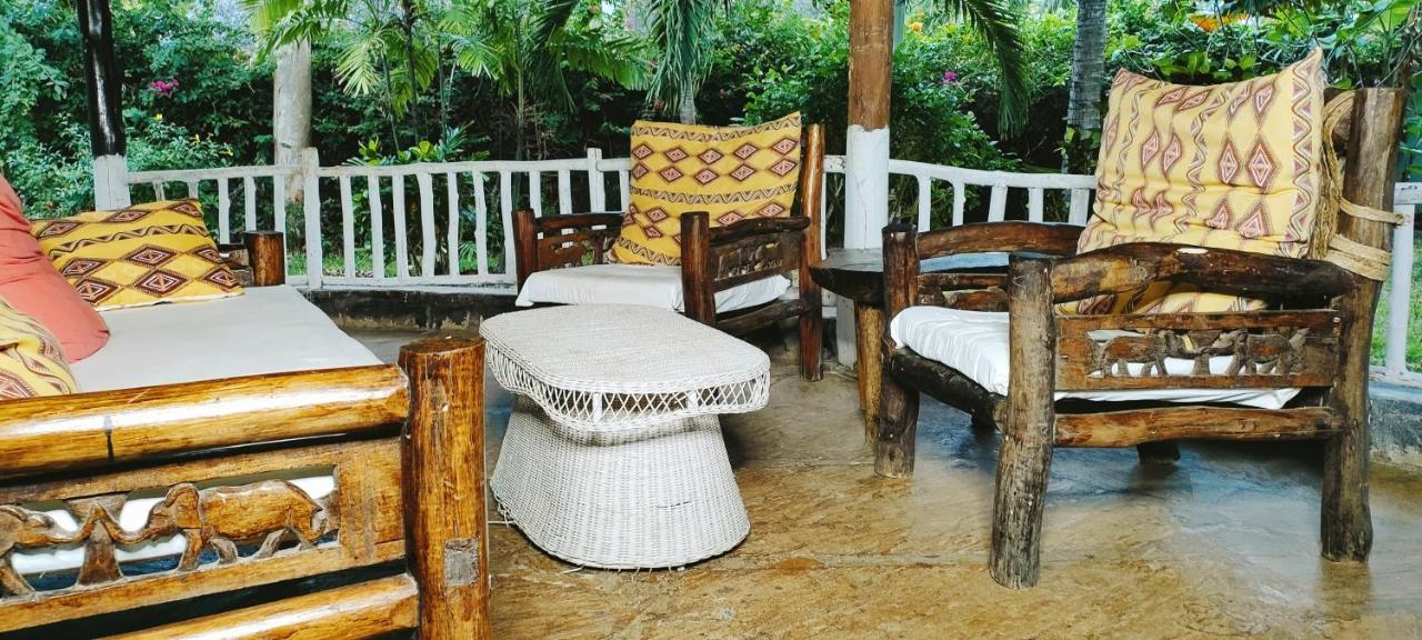 Bed and Breakfast Upani In Diani Playa de Diani Exterior foto