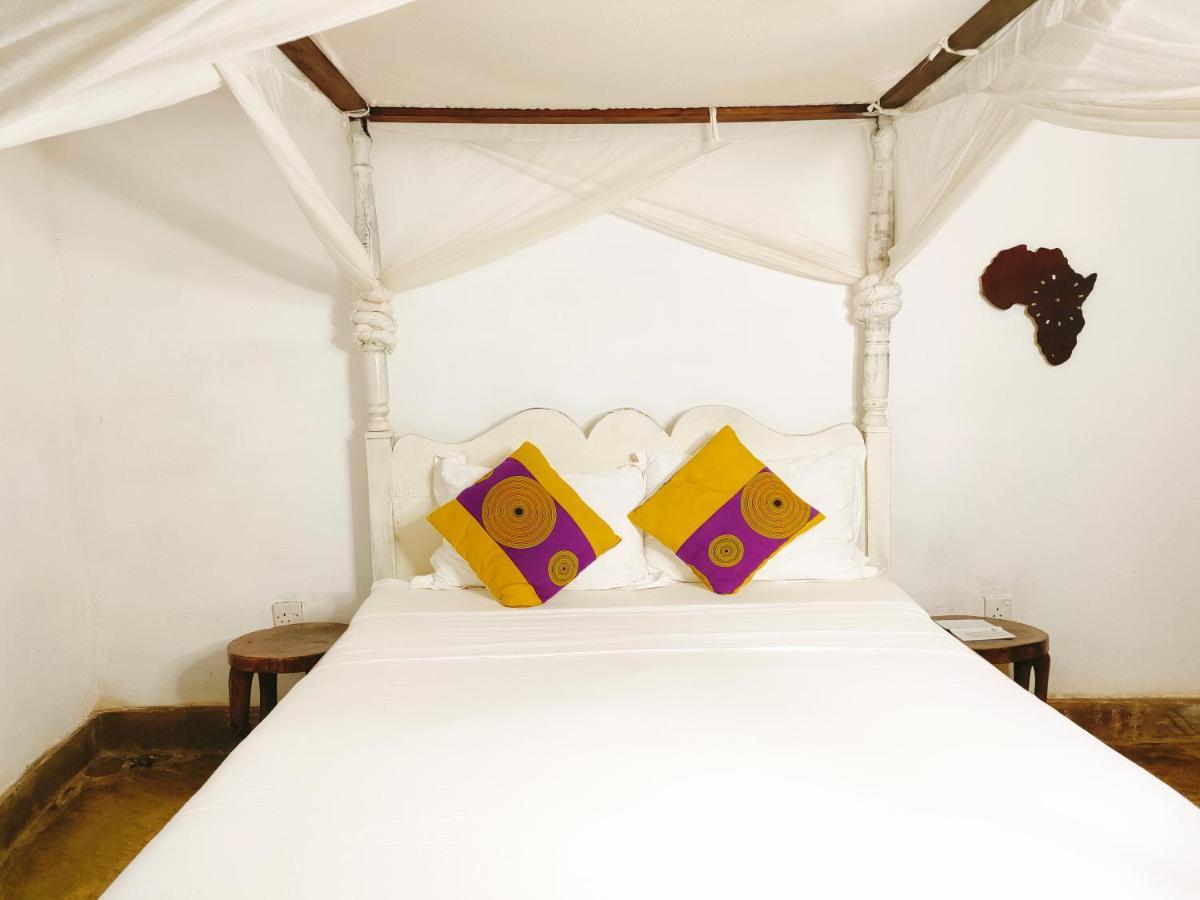 Bed and Breakfast Upani In Diani Playa de Diani Exterior foto