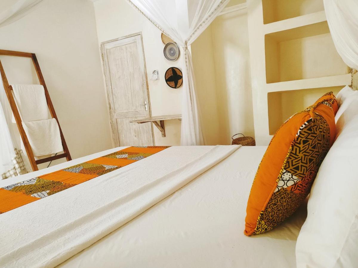 Bed and Breakfast Upani In Diani Playa de Diani Exterior foto