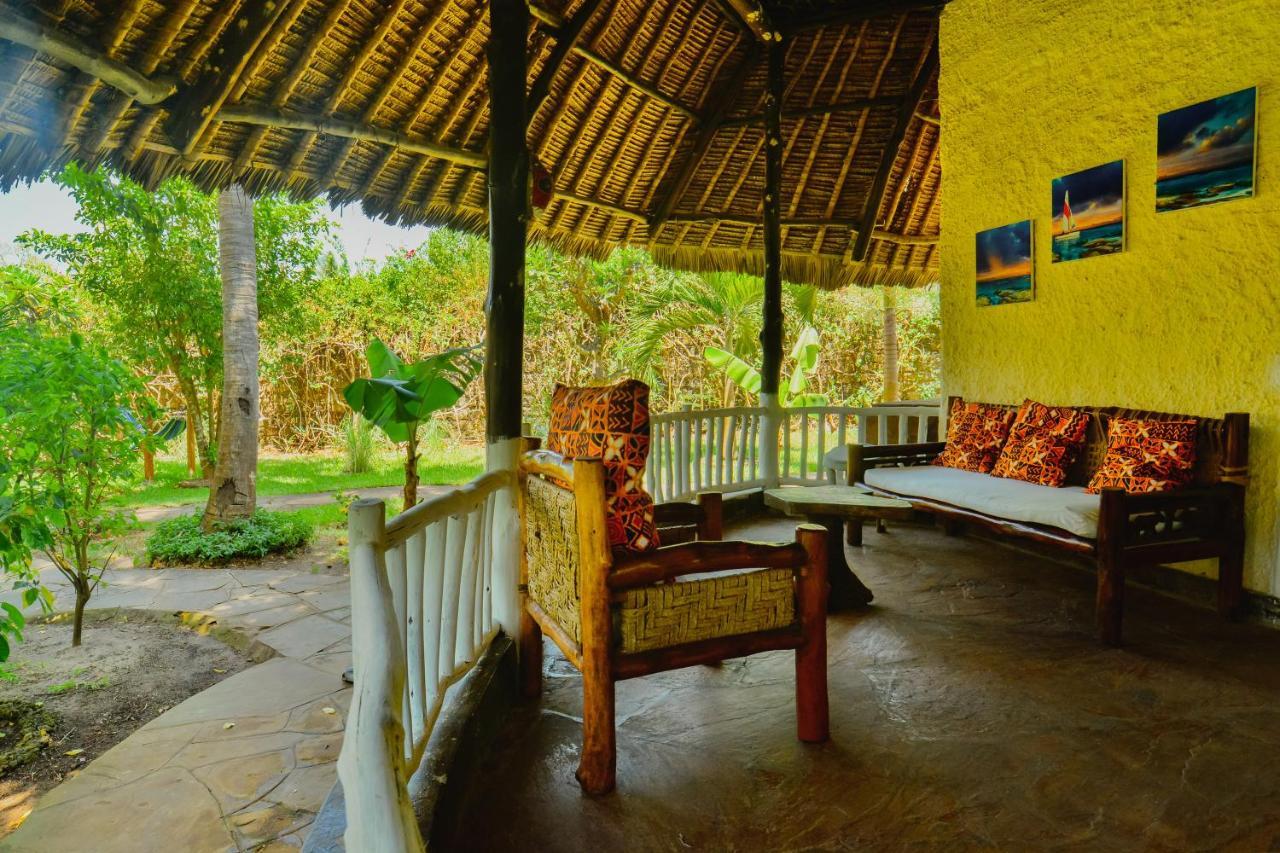 Bed and Breakfast Upani In Diani Playa de Diani Exterior foto