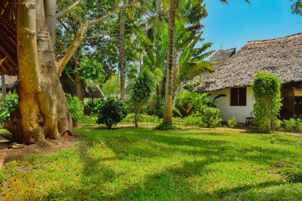 Bed and Breakfast Upani In Diani Playa de Diani Exterior foto
