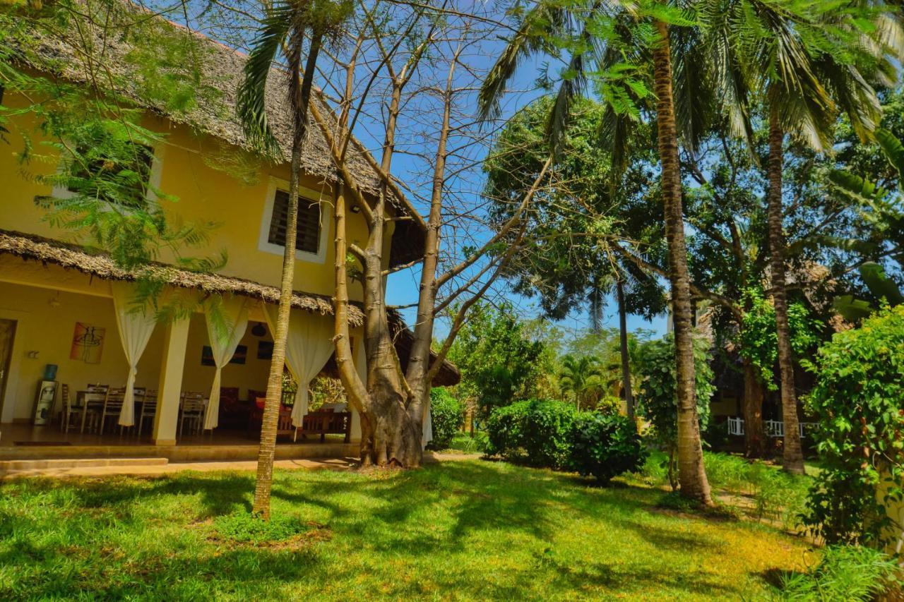 Bed and Breakfast Upani In Diani Playa de Diani Exterior foto