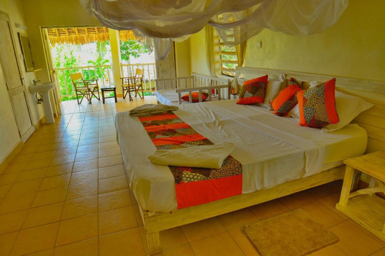 Bed and Breakfast Upani In Diani Playa de Diani Exterior foto