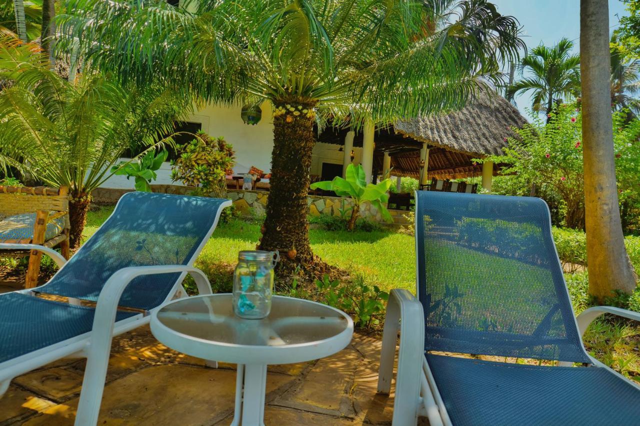 Bed and Breakfast Upani In Diani Playa de Diani Exterior foto
