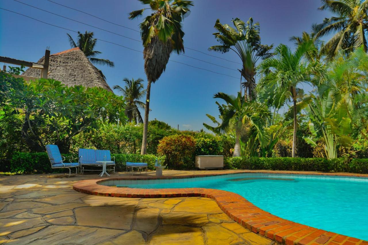 Bed and Breakfast Upani In Diani Playa de Diani Exterior foto