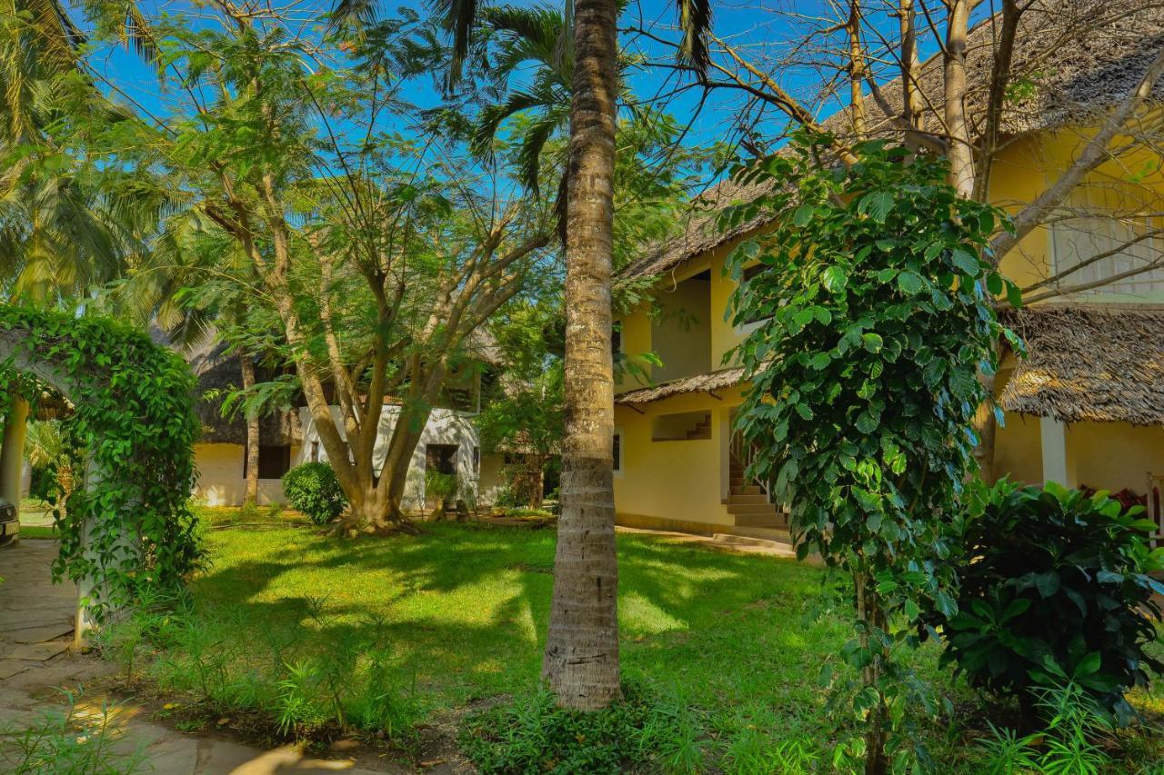Bed and Breakfast Upani In Diani Playa de Diani Exterior foto